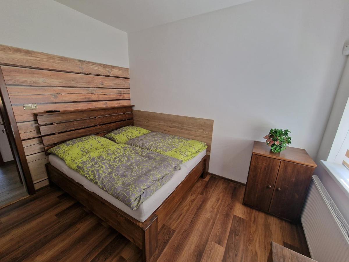 Hajenka Villa Trebivlice Bagian luar foto