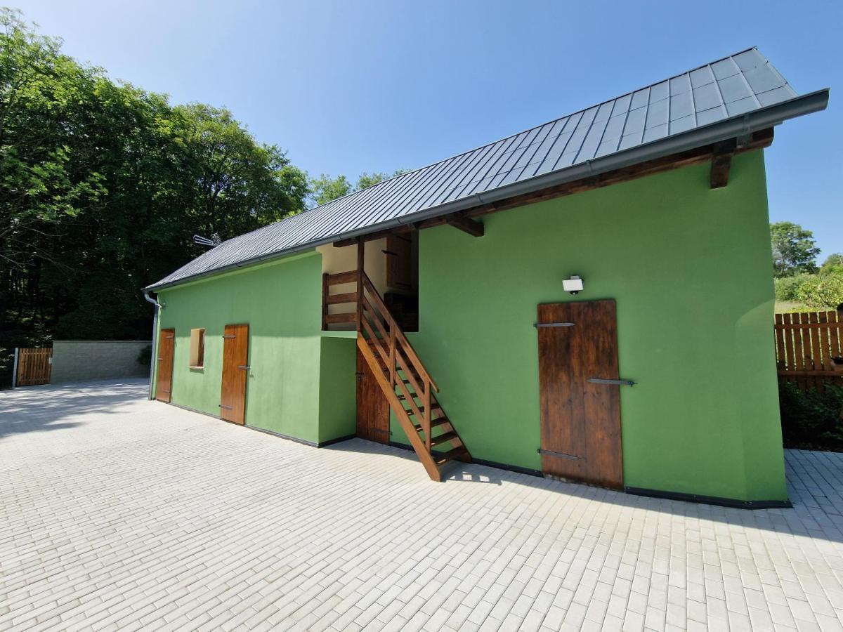 Hajenka Villa Trebivlice Bagian luar foto